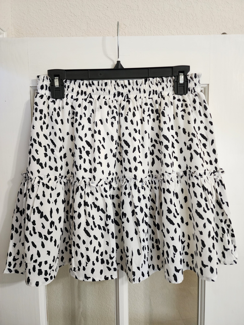 Princess Polly Dalmatian Print Tiered Mini Skirt US 6 Ruffle Hem - Picture 3 of 9